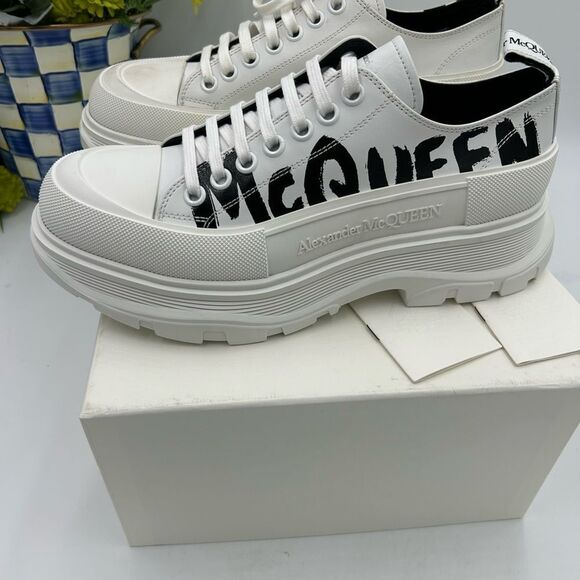 Men’s Alexander, McQueen Red slick low top sneakers size 42 made in Italy - Picture 8 of 14